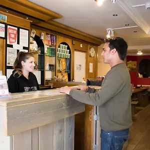 Хостел Crossroads Hostel Amsterdam, Амстердам